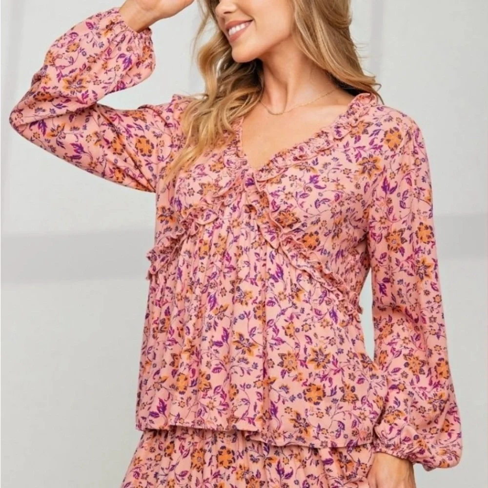 💕 Easel 💕Pink and Purple Floral Blouse - Picture 2 of 4